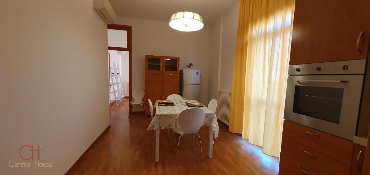 Central House Lecce Eksteriør billede